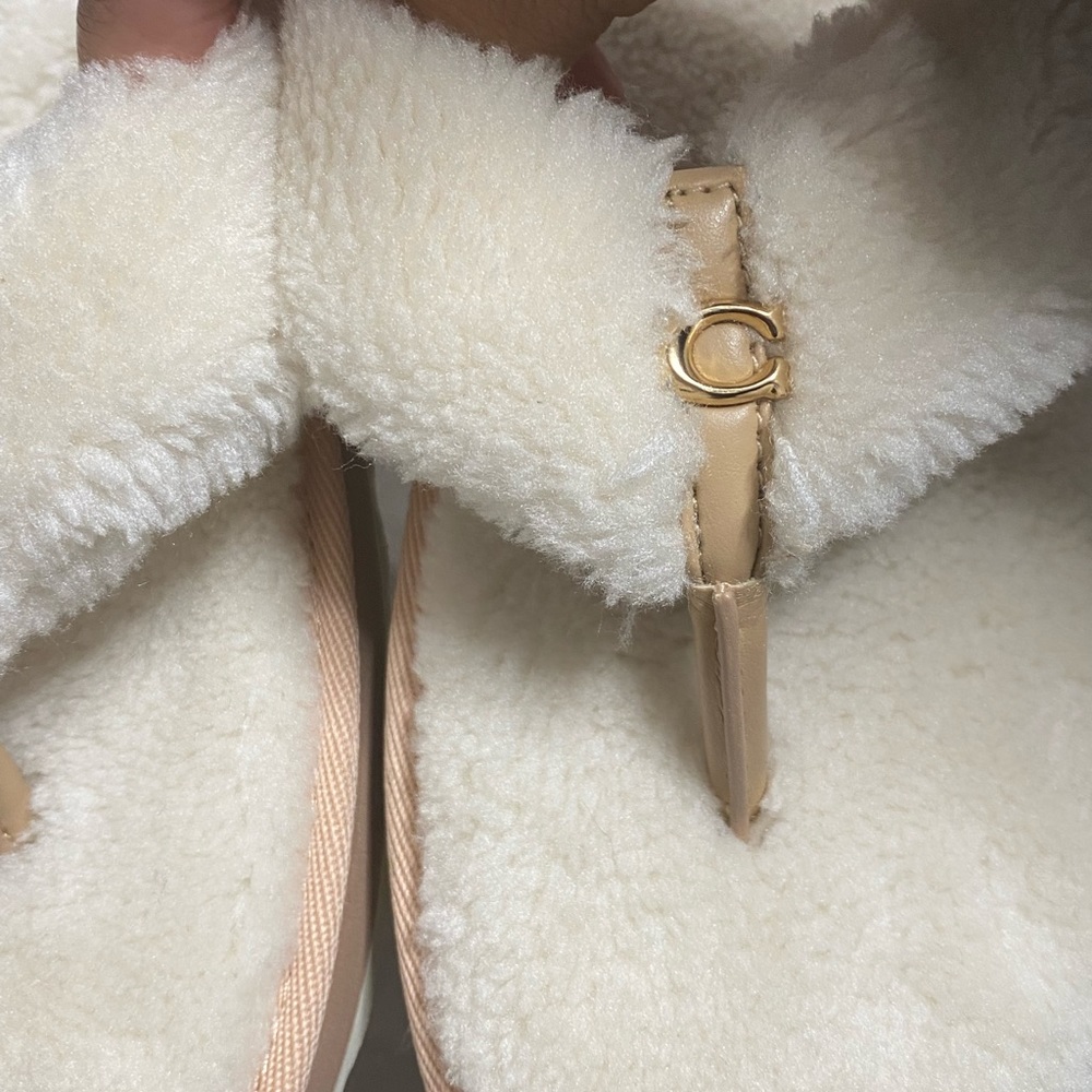 NWT COACH Teddy Plush Flip Flop Sandals Slippers - Picture 6 of 12